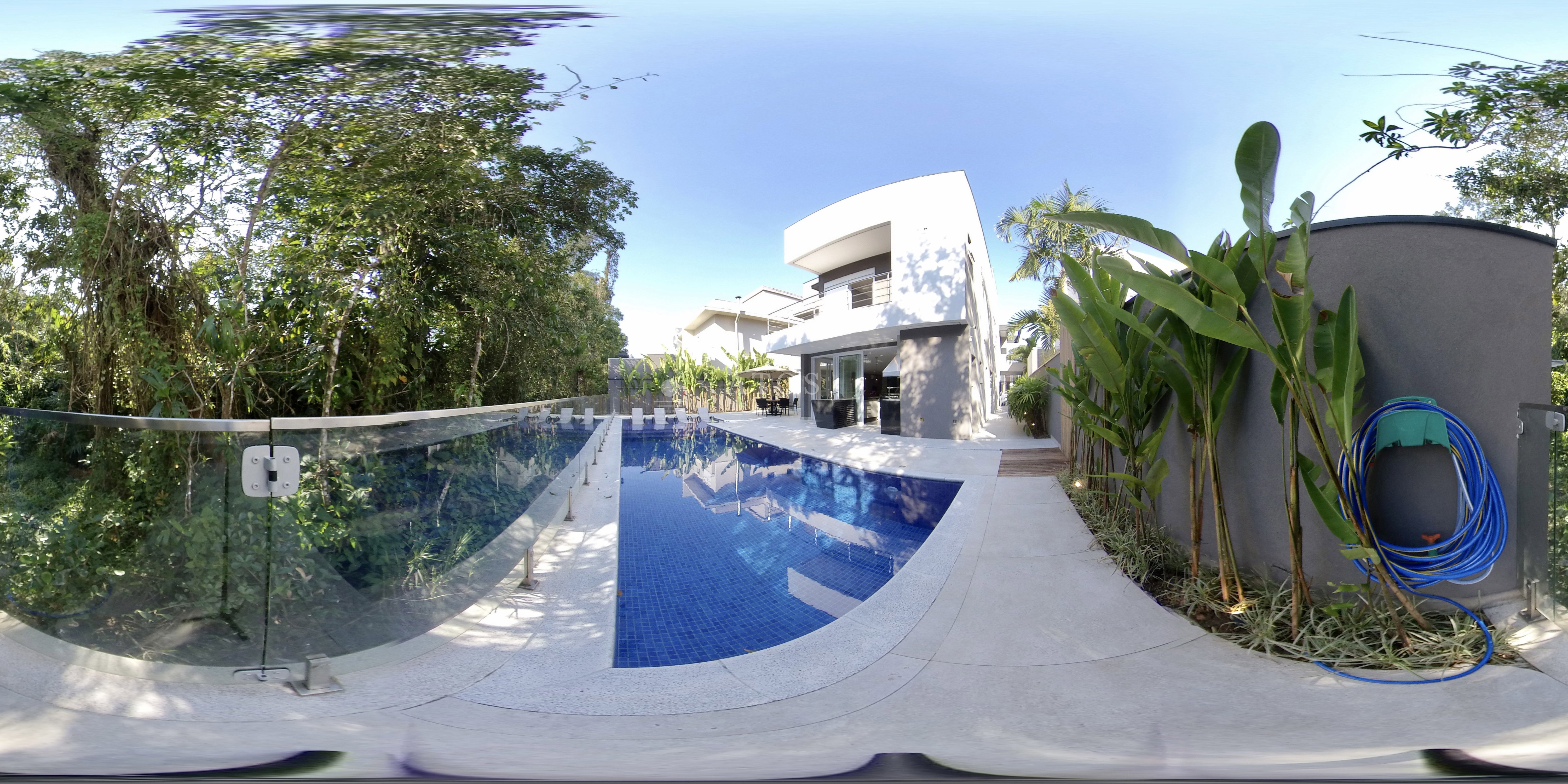 Piscina Casa Ao Fundo
